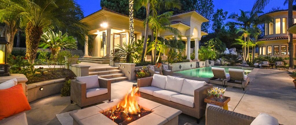 5-poolside-lounge-firepit_optimized